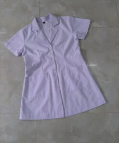 Mẫu áo blouse trắng dành cho nữ nhân viên y tế đã được may gia công tại Xưởng DOSI