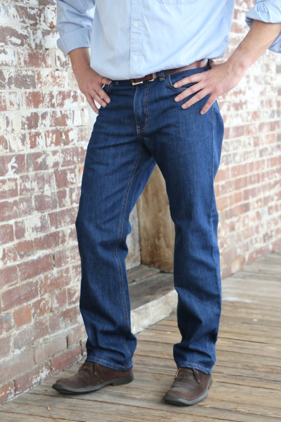 Quần regular fit jeans l&agrave; loại quần jeans thun được thiết kế nghi&ecirc;n mạnh về sự thoải m&aacute;i d&agrave;nh cho người mặc ch&uacute;ng