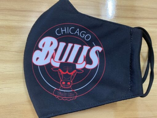 khau trang vai in logo chicago bulls 2 lop mau khau trang in 3d logo doi bong ro chicago bulls nen den rotated