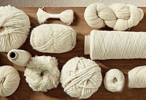 Vải len là loại vải may vớ vào thời kỳ đầu tuy nhiên hiện tại ít ai may vì giá thành quá cao