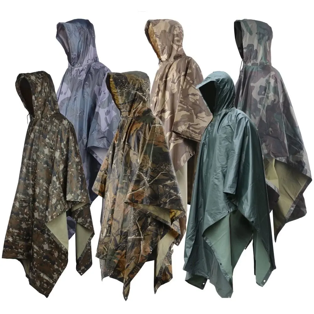 Các loại áo mưa quân đội thường được sử dụng như một loại áo giúp bộ đội ngụy trang tốt hơn